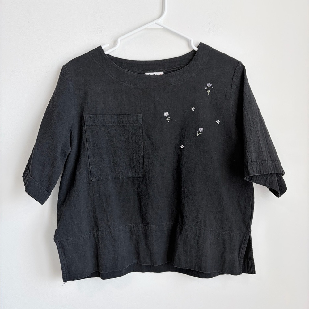Suika Thailand Black Cropped Linen Pocket Tee T-Short Floral Embroidery Sz M